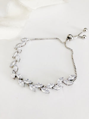 Kelly Diamond Leaf Bracelet